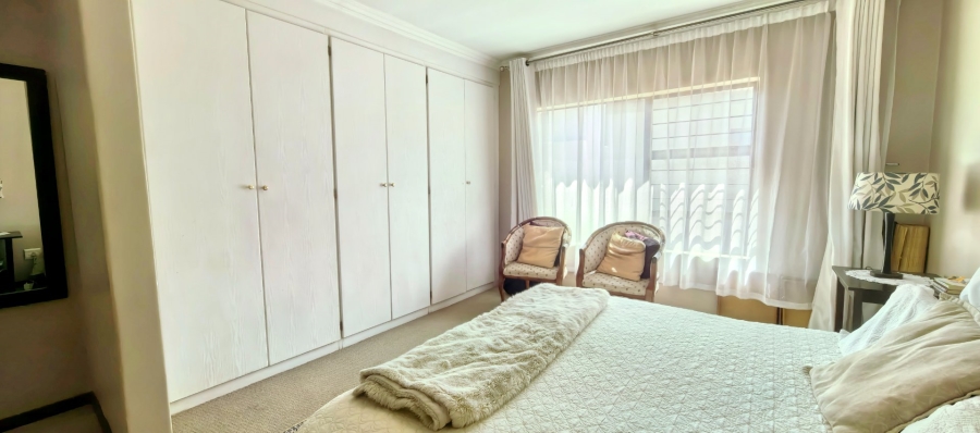 To Let 4 Bedroom Property for Rent in Faerie Glen Gauteng