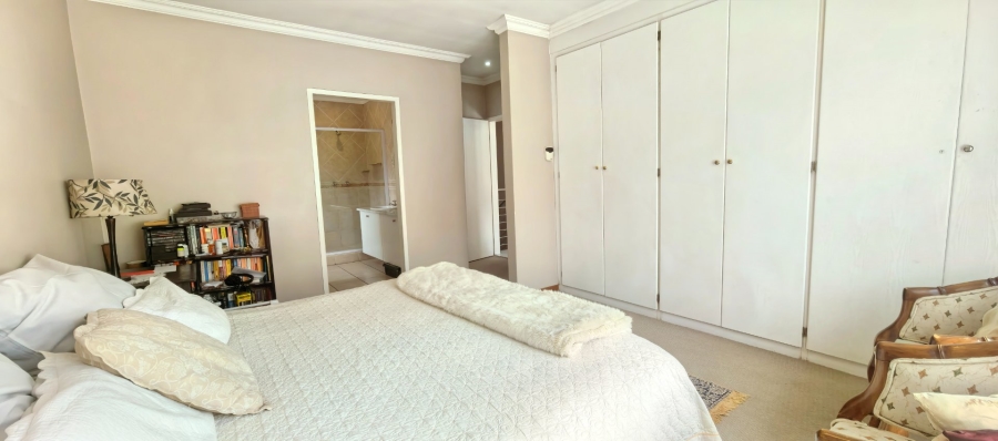 To Let 4 Bedroom Property for Rent in Faerie Glen Gauteng