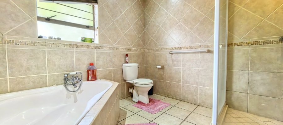 To Let 4 Bedroom Property for Rent in Faerie Glen Gauteng