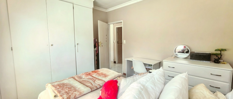 To Let 4 Bedroom Property for Rent in Faerie Glen Gauteng