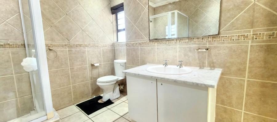 To Let 4 Bedroom Property for Rent in Faerie Glen Gauteng