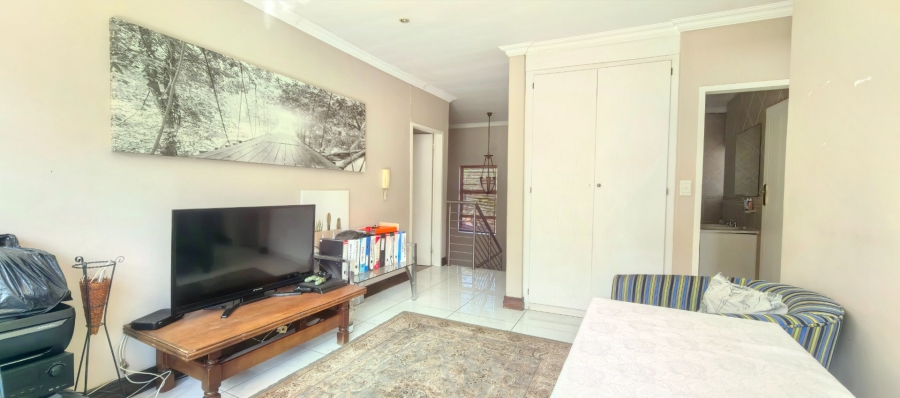 To Let 4 Bedroom Property for Rent in Faerie Glen Gauteng