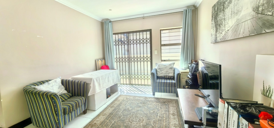To Let 4 Bedroom Property for Rent in Faerie Glen Gauteng