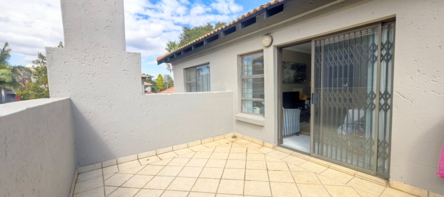 To Let 4 Bedroom Property for Rent in Faerie Glen Gauteng