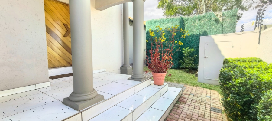 To Let 4 Bedroom Property for Rent in Faerie Glen Gauteng