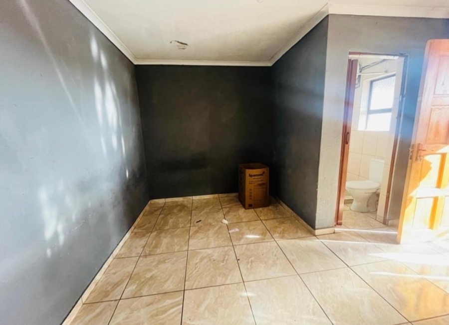 9 Bedroom Property for Sale in Vosloorus Ext 14 Gauteng