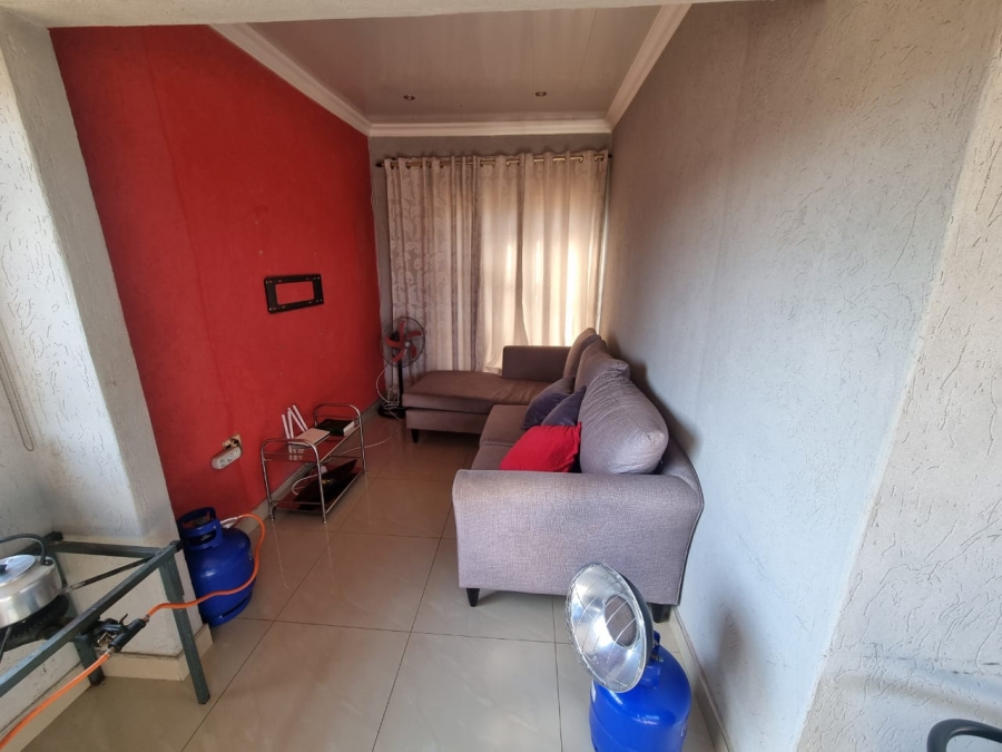 1 Bedroom Property for Sale in Vaaloewer Gauteng