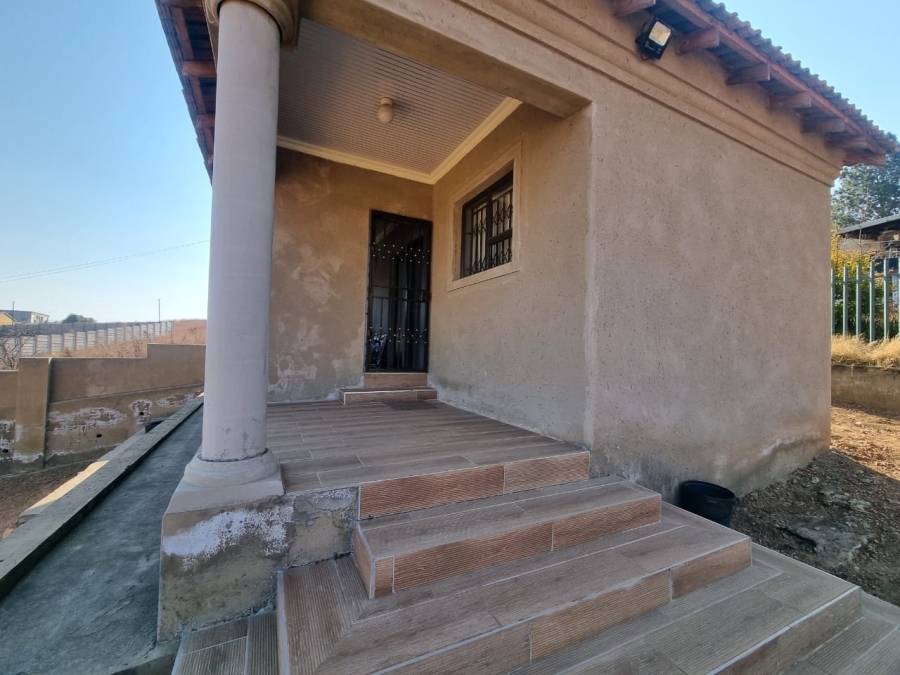 1 Bedroom Property for Sale in Vaaloewer Gauteng