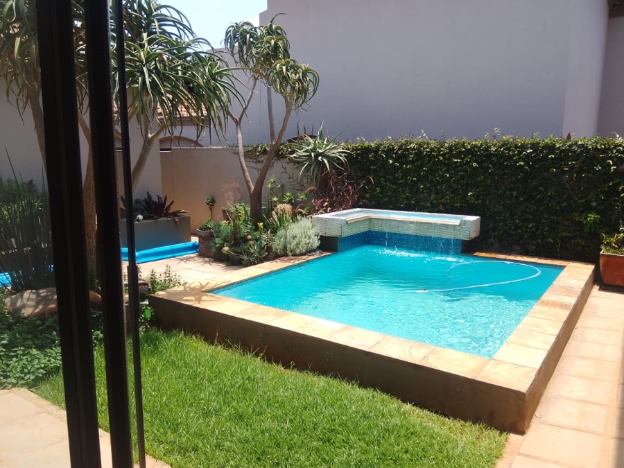 3 Bedroom Property for Sale in Silverwoods Country Estate Gauteng