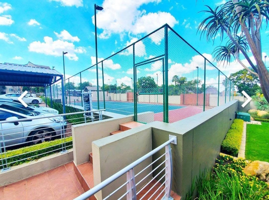 2 Bedroom Property for Sale in Lonehill Gauteng