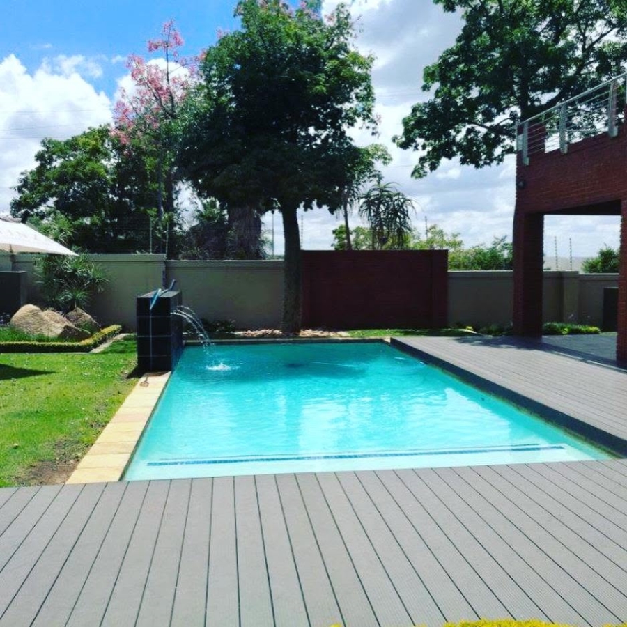 2 Bedroom Property for Sale in Lonehill Gauteng
