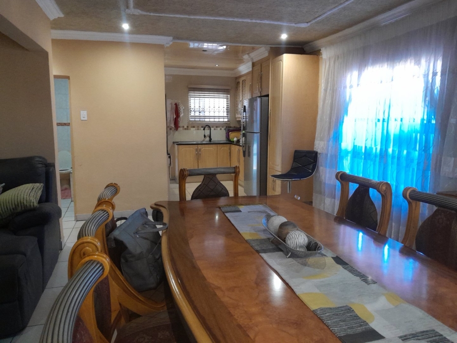 5 Bedroom Property for Sale in Spruit View Gauteng
