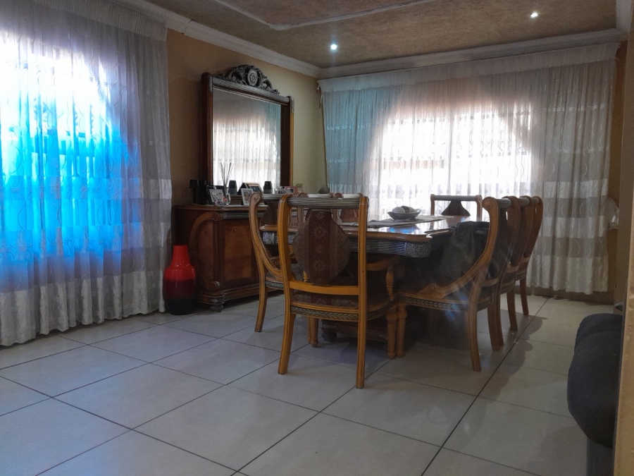 5 Bedroom Property for Sale in Spruit View Gauteng