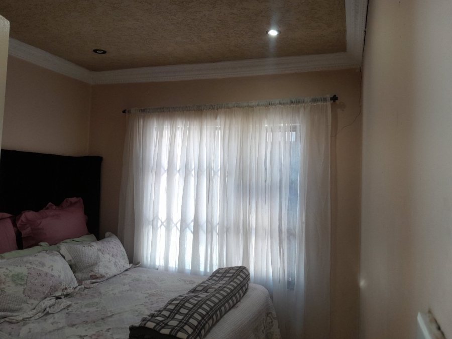 5 Bedroom Property for Sale in Spruit View Gauteng