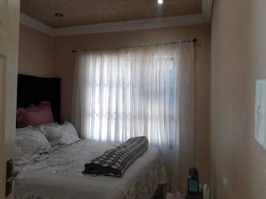 5 Bedroom Property for Sale in Spruit View Gauteng