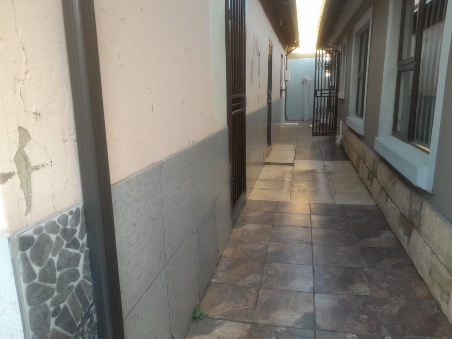 5 Bedroom Property for Sale in Spruit View Gauteng
