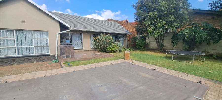 3 Bedroom Property for Sale in Illiondale Gauteng