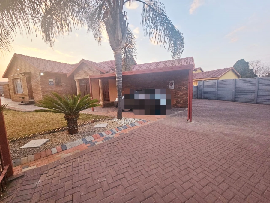 3 Bedroom Property for Sale in Heuweloord Gauteng