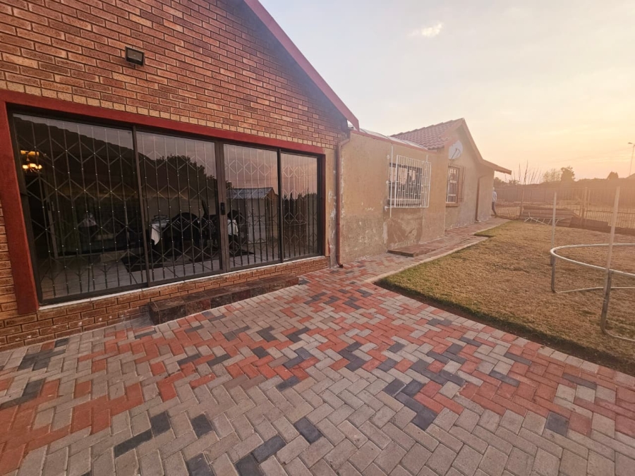 3 Bedroom Property for Sale in Heuweloord Gauteng