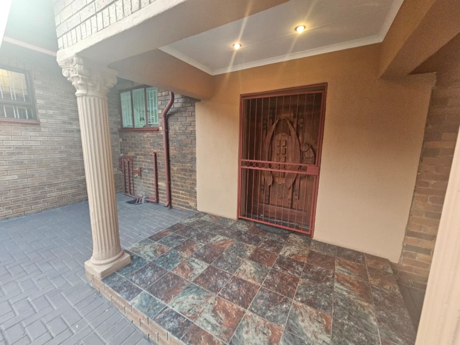 3 Bedroom Property for Sale in Heuweloord Gauteng