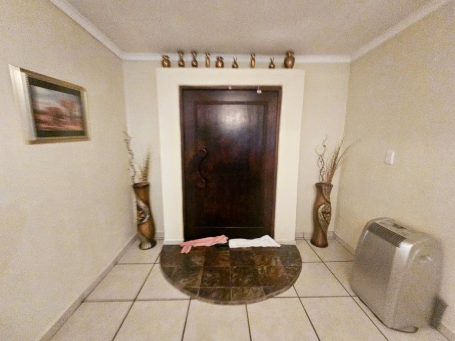 3 Bedroom Property for Sale in Heuweloord Gauteng