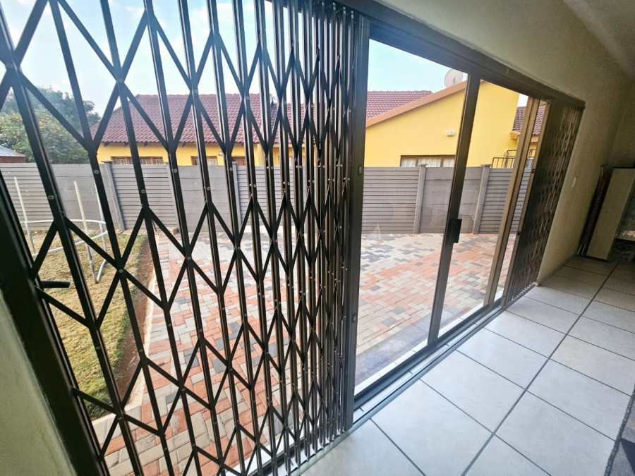 3 Bedroom Property for Sale in Heuweloord Gauteng
