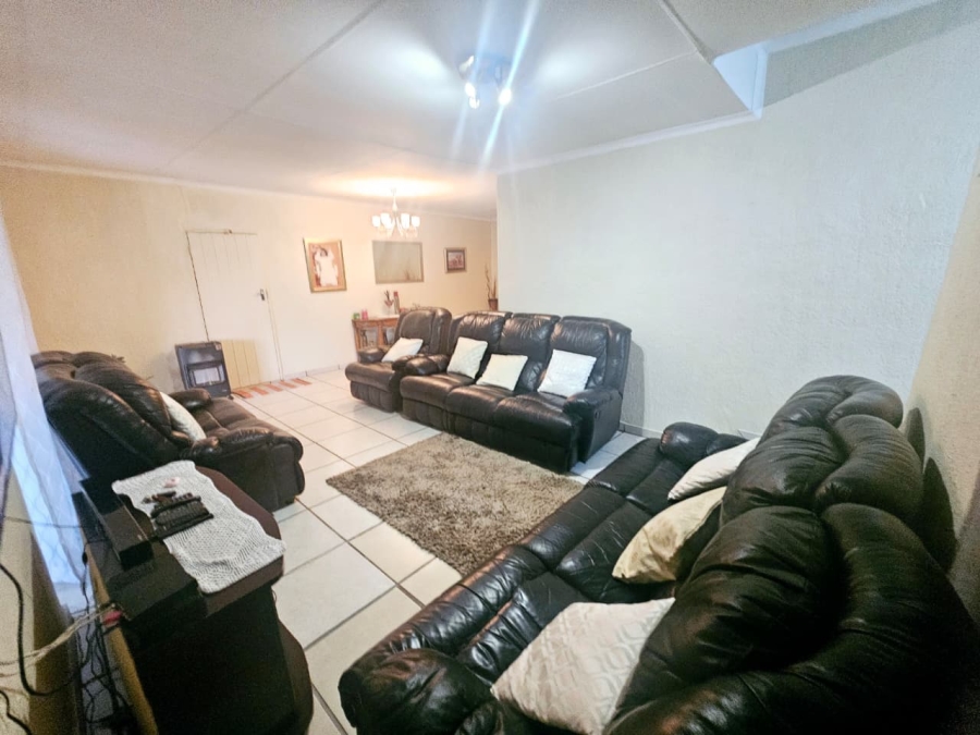 3 Bedroom Property for Sale in Heuweloord Gauteng