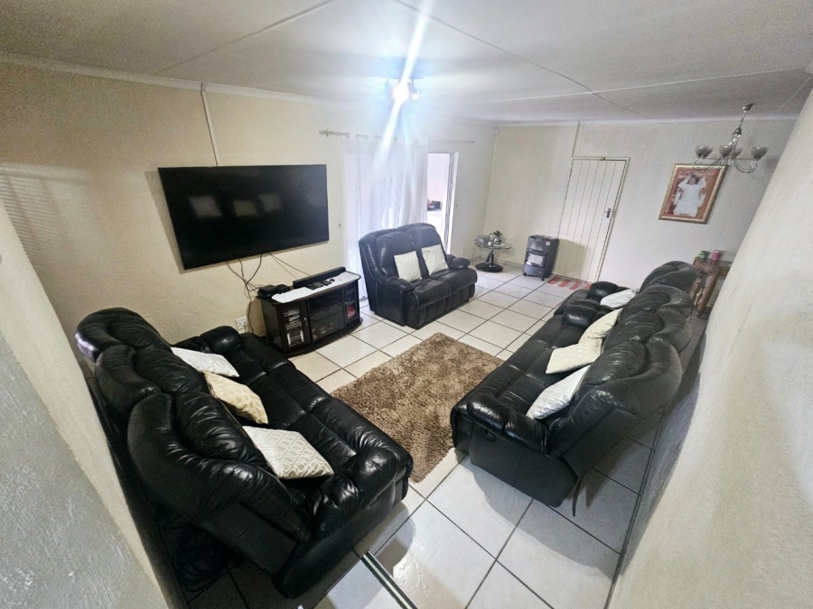 3 Bedroom Property for Sale in Heuweloord Gauteng