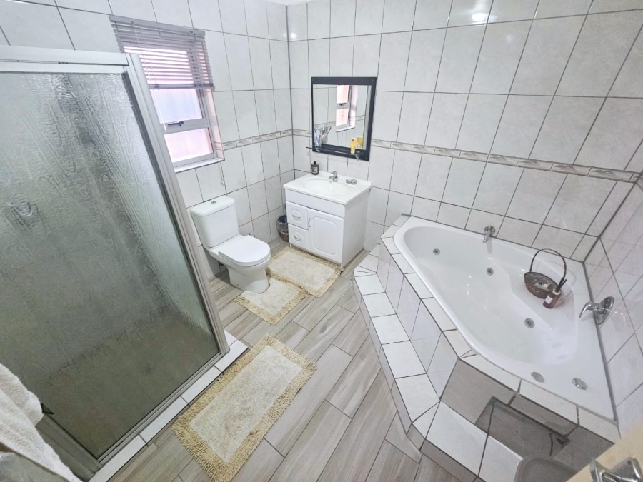 3 Bedroom Property for Sale in Heuweloord Gauteng