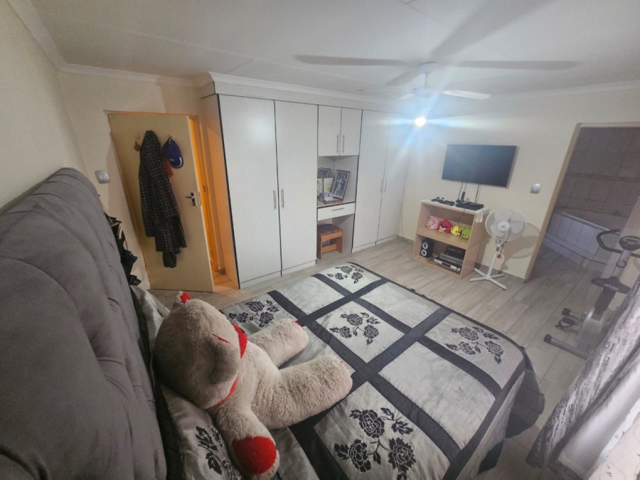 3 Bedroom Property for Sale in Heuweloord Gauteng