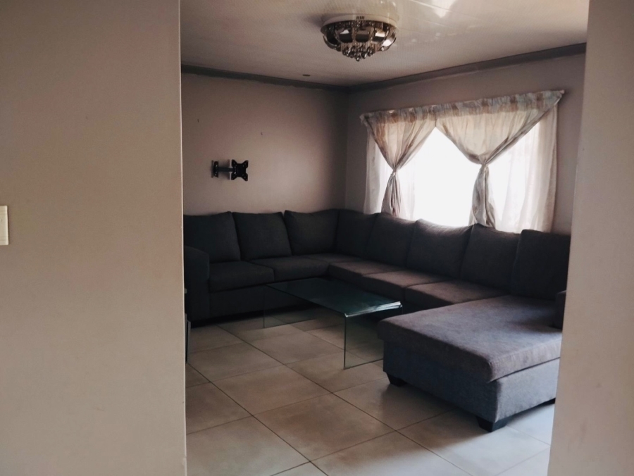 To Let 3 Bedroom Property for Rent in Chantelle Gauteng