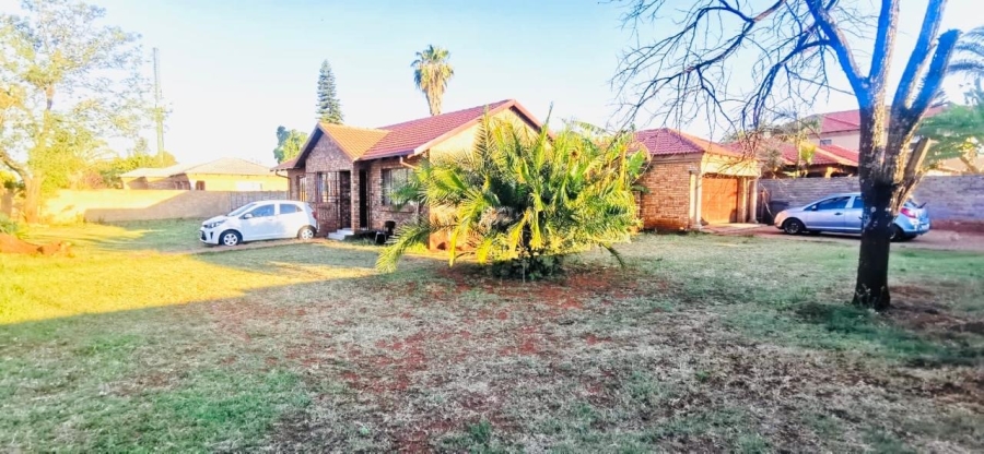 To Let 3 Bedroom Property for Rent in Chantelle Gauteng