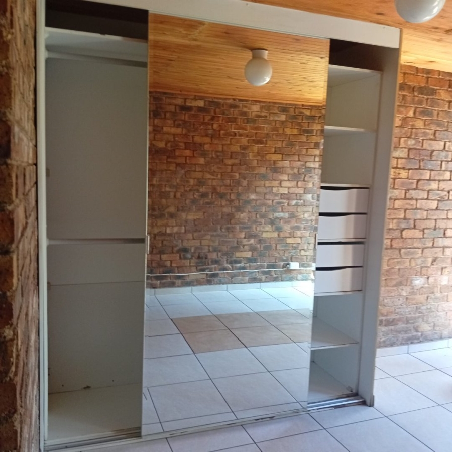 To Let 1 Bedroom Property for Rent in Birchleigh Gauteng