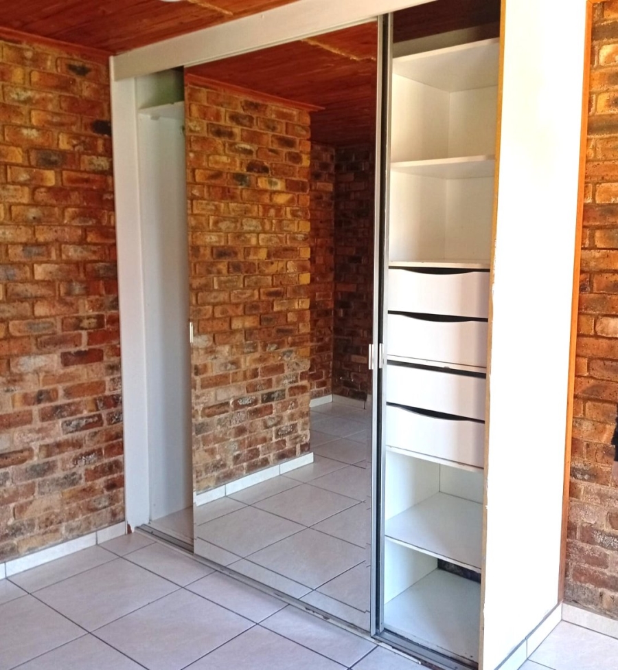 To Let 1 Bedroom Property for Rent in Birchleigh Gauteng