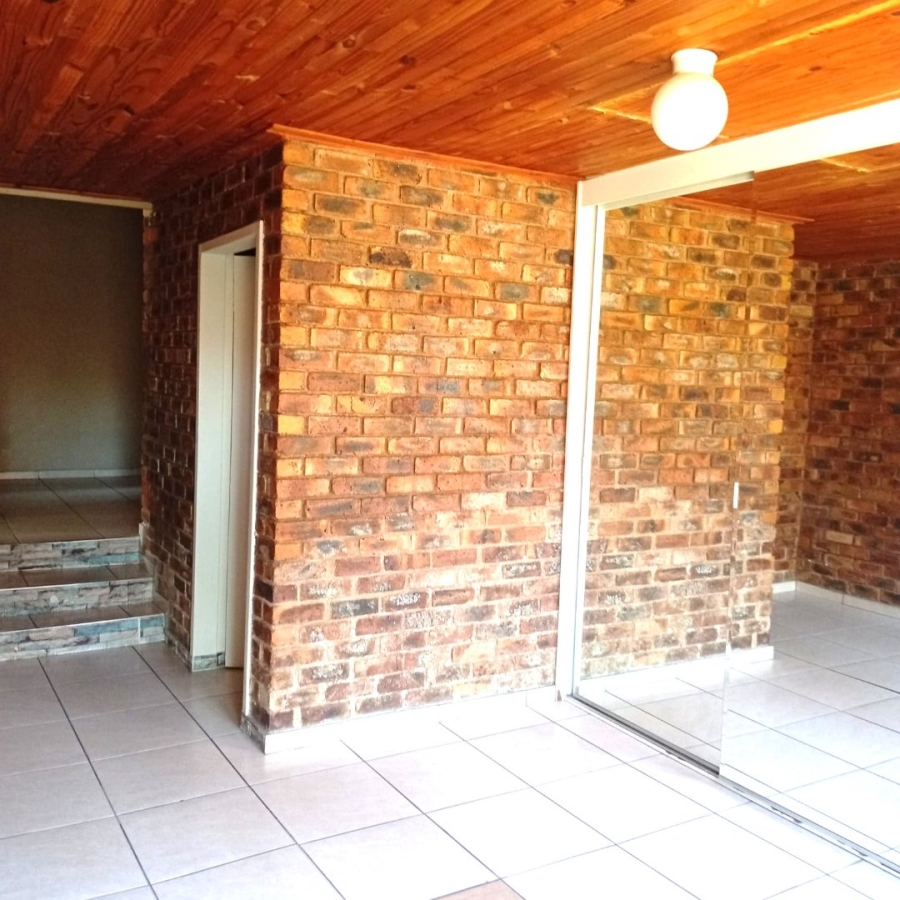 To Let 1 Bedroom Property for Rent in Birchleigh Gauteng