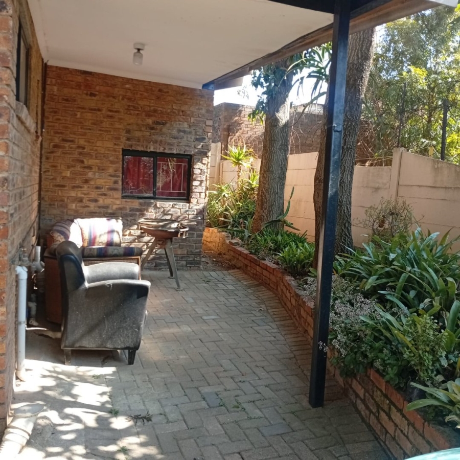 To Let 1 Bedroom Property for Rent in Birchleigh Gauteng