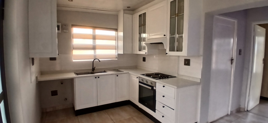 To Let 2 Bedroom Property for Rent in Heuweloord Gauteng