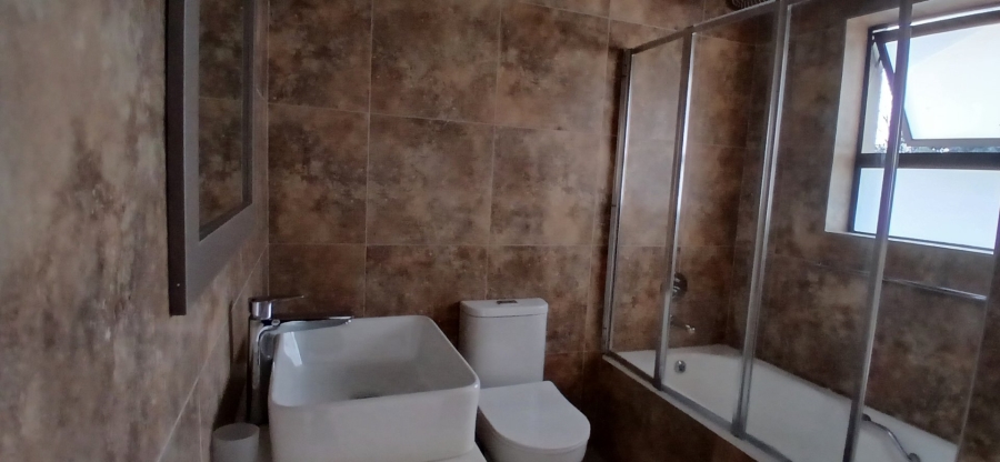 To Let 2 Bedroom Property for Rent in Heuweloord Gauteng