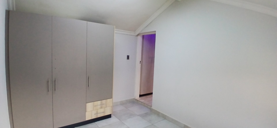 To Let 2 Bedroom Property for Rent in Heuweloord Gauteng