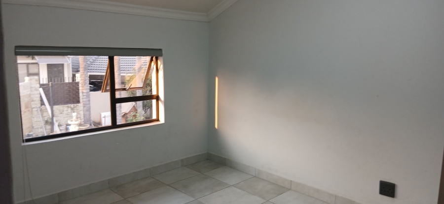 To Let 2 Bedroom Property for Rent in Heuweloord Gauteng