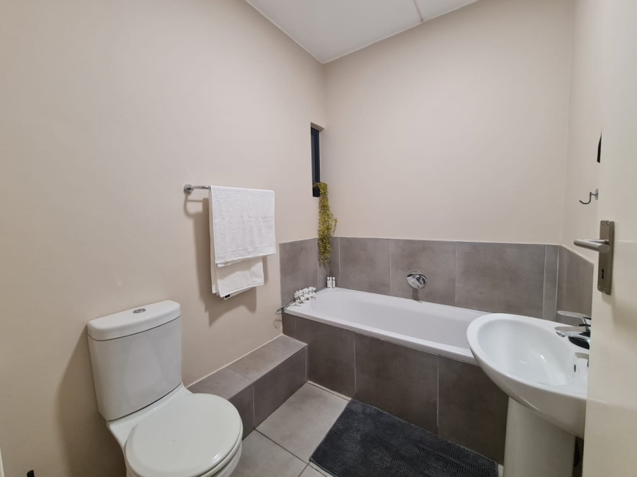 2 Bedroom Property for Sale in Vorna Valley Gauteng