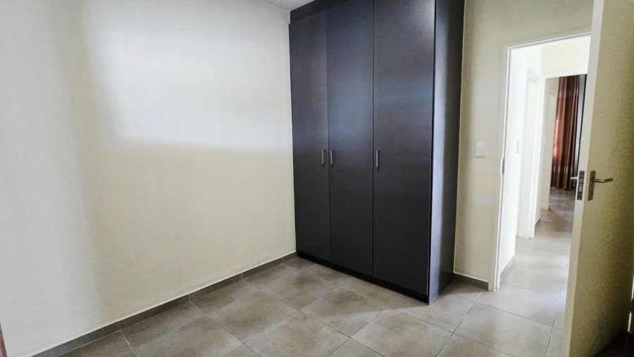 2 Bedroom Property for Sale in Vorna Valley Gauteng