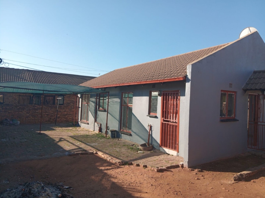  Bedroom Property for Sale in Spruit View Gauteng