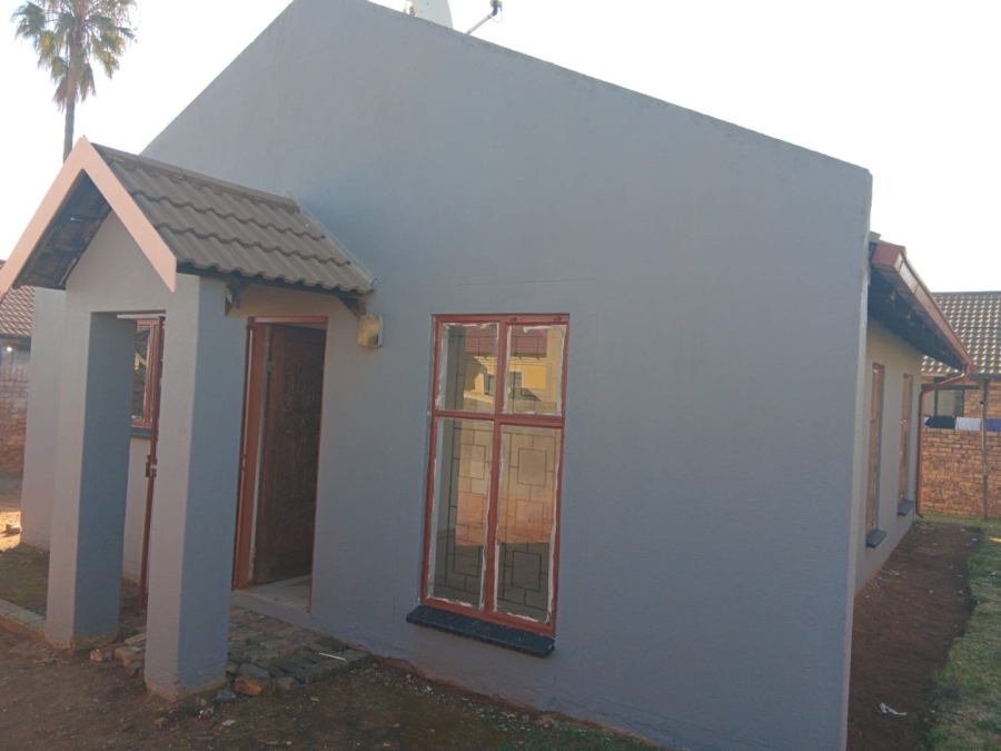  Bedroom Property for Sale in Spruit View Gauteng