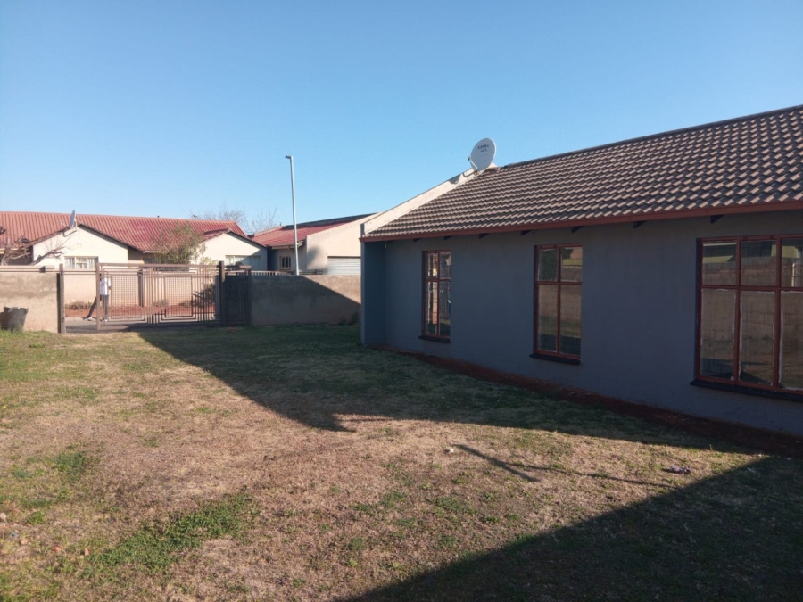  Bedroom Property for Sale in Spruit View Gauteng