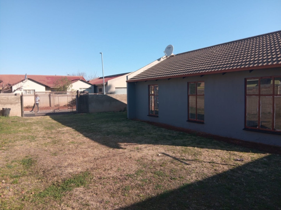  Bedroom Property for Sale in Spruit View Gauteng