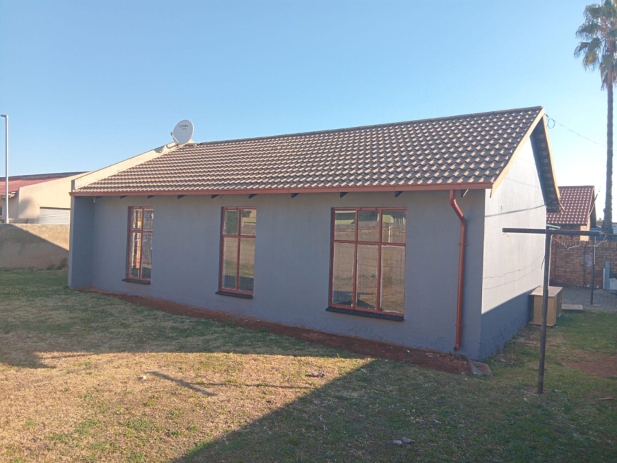  Bedroom Property for Sale in Spruit View Gauteng
