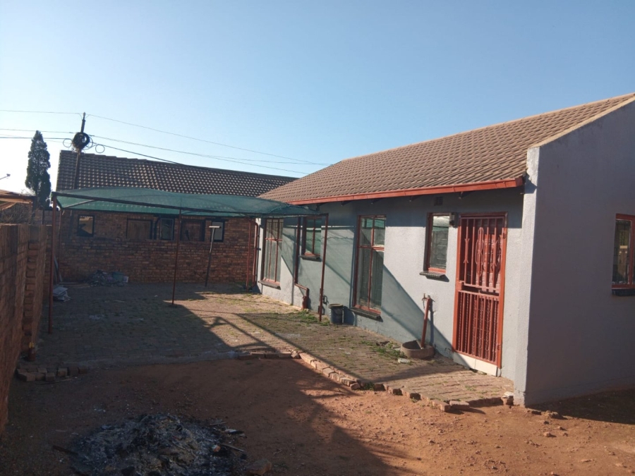  Bedroom Property for Sale in Spruit View Gauteng