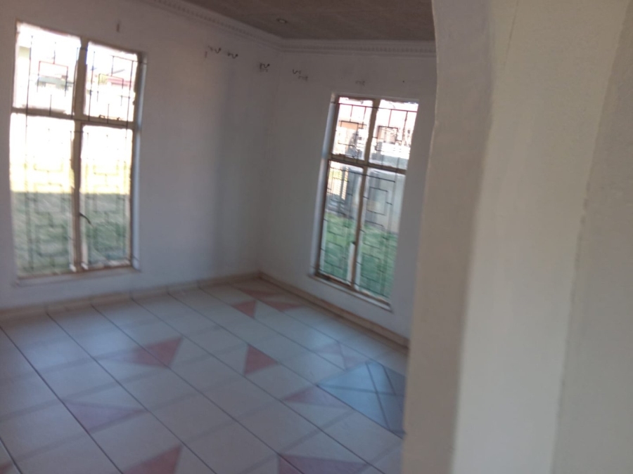  Bedroom Property for Sale in Spruit View Gauteng