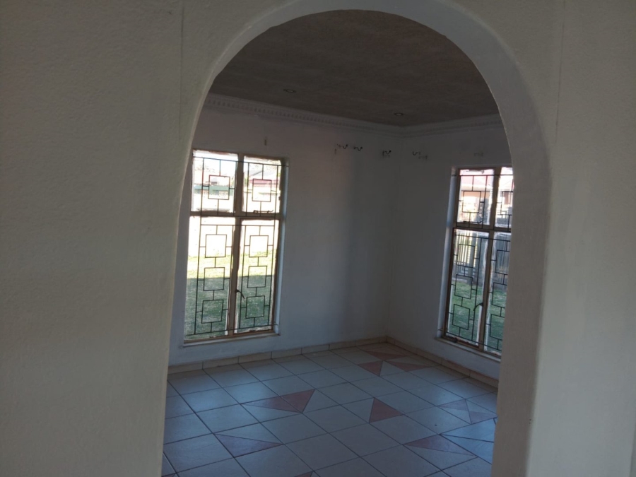  Bedroom Property for Sale in Spruit View Gauteng